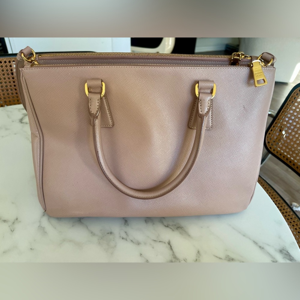 Prada Galleria Saffiano pink cream medium cross body bag - Picture 2 of 12